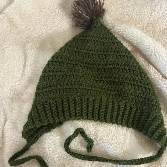 The very sweetest and gorgeously hand knit crocheted winter hat. Like new! - Picture 4 of 10